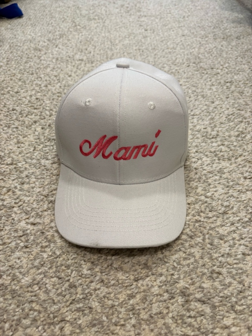Mami Embroidered White Cap with Pink Script